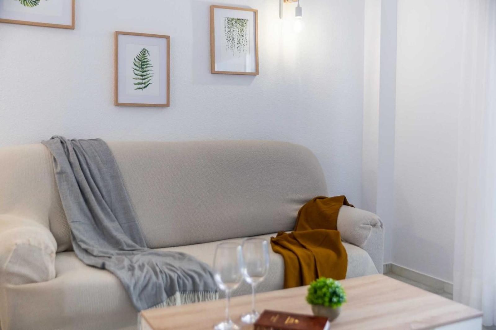 Fuengirola Los Boliches Paseo Maritimo Rey De Espana Esquina Lope De Vega 1 Dormitorio Mas Sofa Cama Salon Mas Cama Supletoria Zewnętrze zdjęcie
